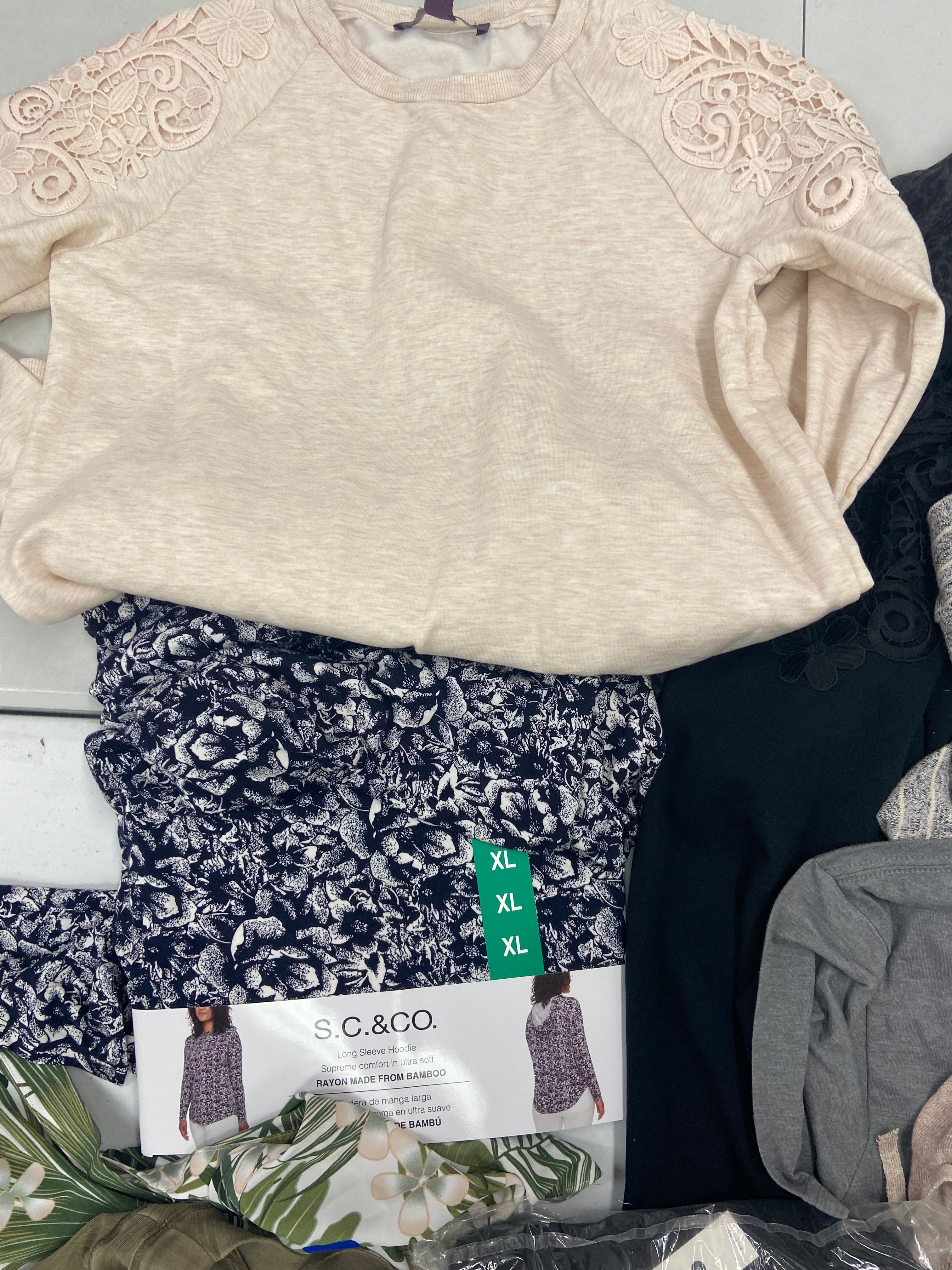Women's Clothing Blouses & Other Tops, Wholesale Lot, CALVIN KLEIN, FREE PEOPLE, AQUA,  GLORIA VANDERBILT, HILARY RADLEY and more, 15 items, Shelf Pulls, MSRP $609
