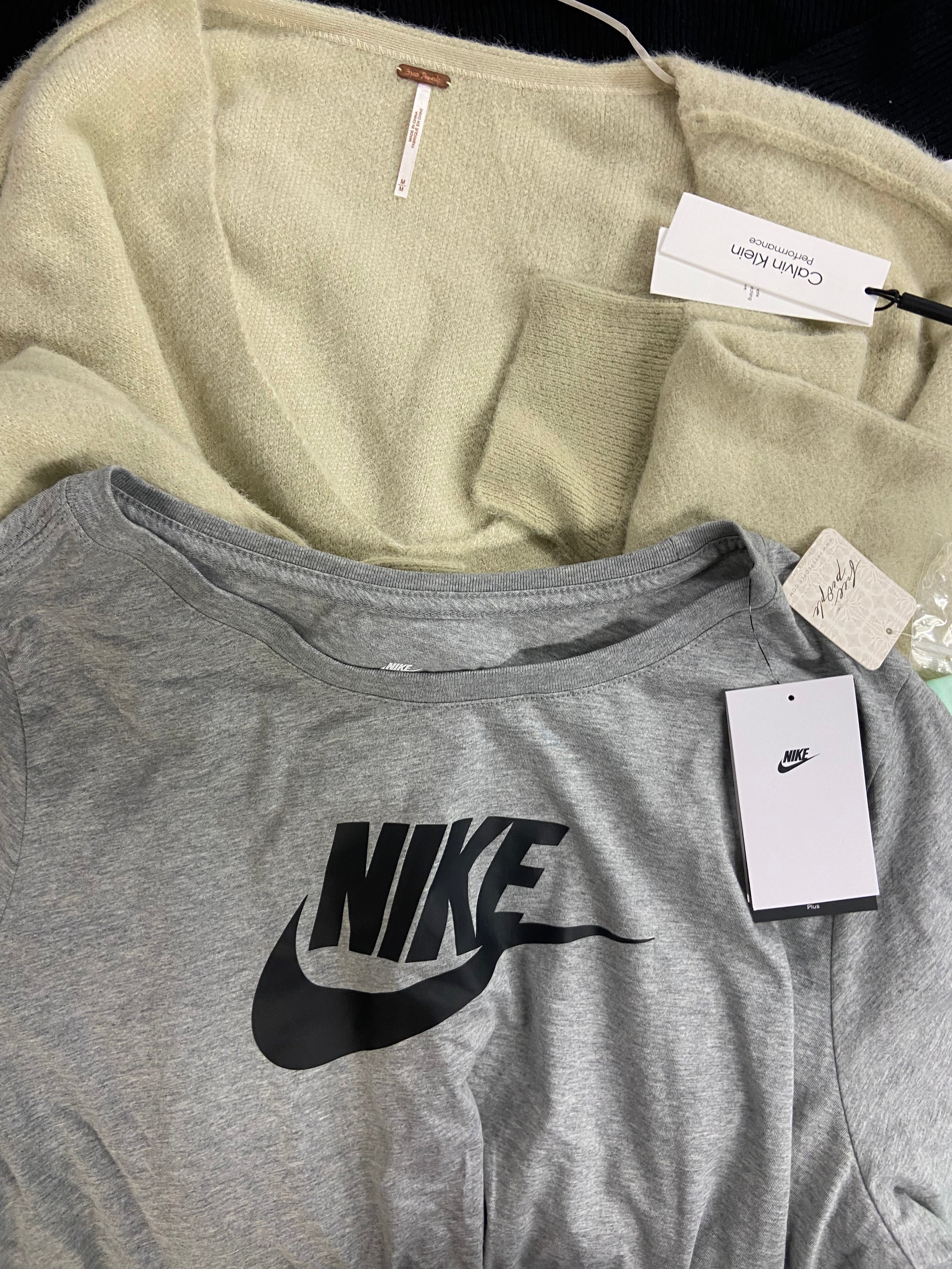 Women's Clothing Assorted Wholesale Lot, FREE PEOPLE, CALVIN KLEIN, NIKE, UNDER ARMOUR, COTTON ON and Others, 14 items, Shelf Pulls, MSRP $536