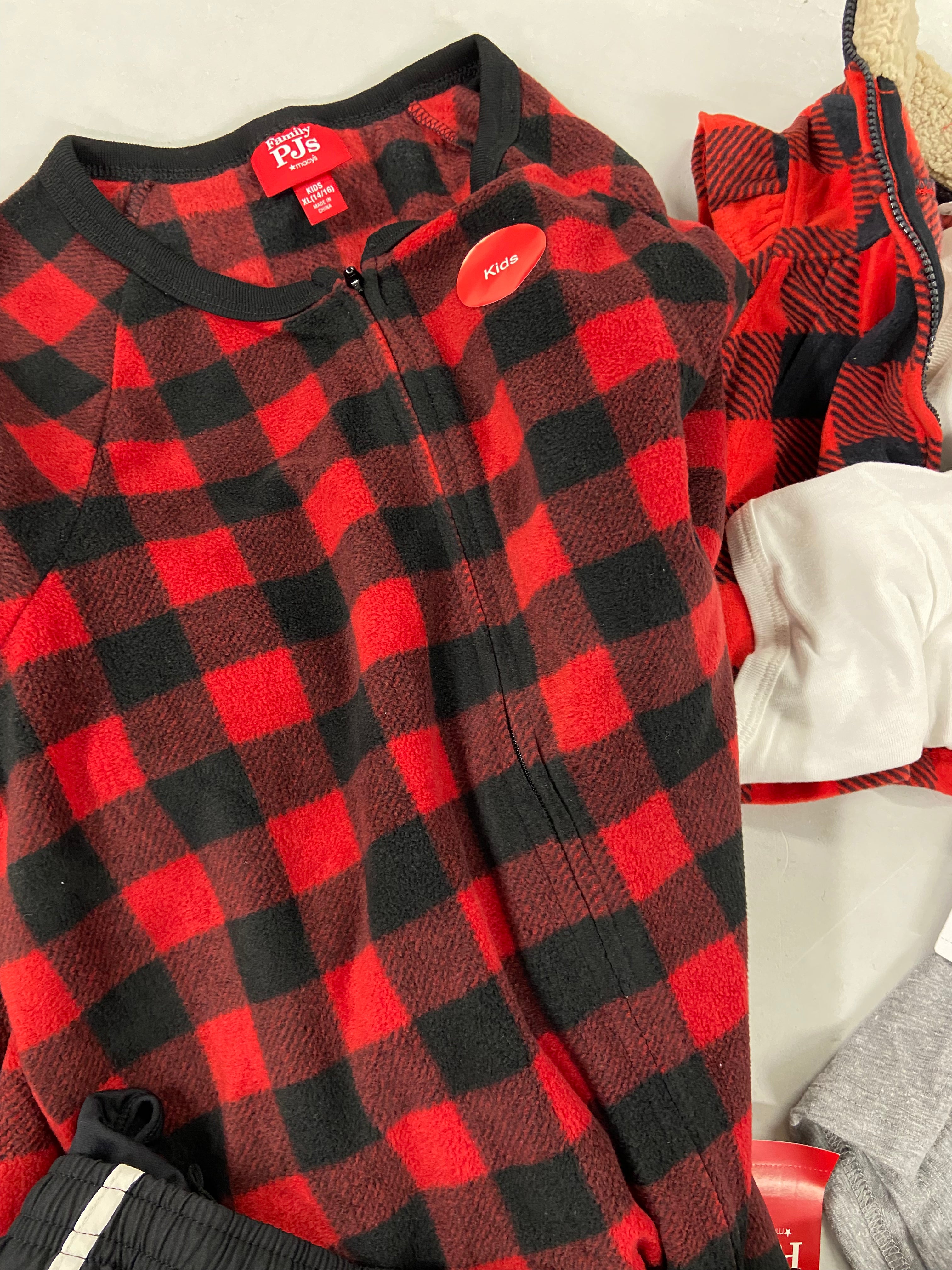 Kid's Clothing Wholesale Lot, HURLEY, TOMMY HILFIGER, CARTER'S, STARWARS, NIKE, UNIVIBE, CHAMPION and more, 16 items, Shelf Pulls, MSRP $523