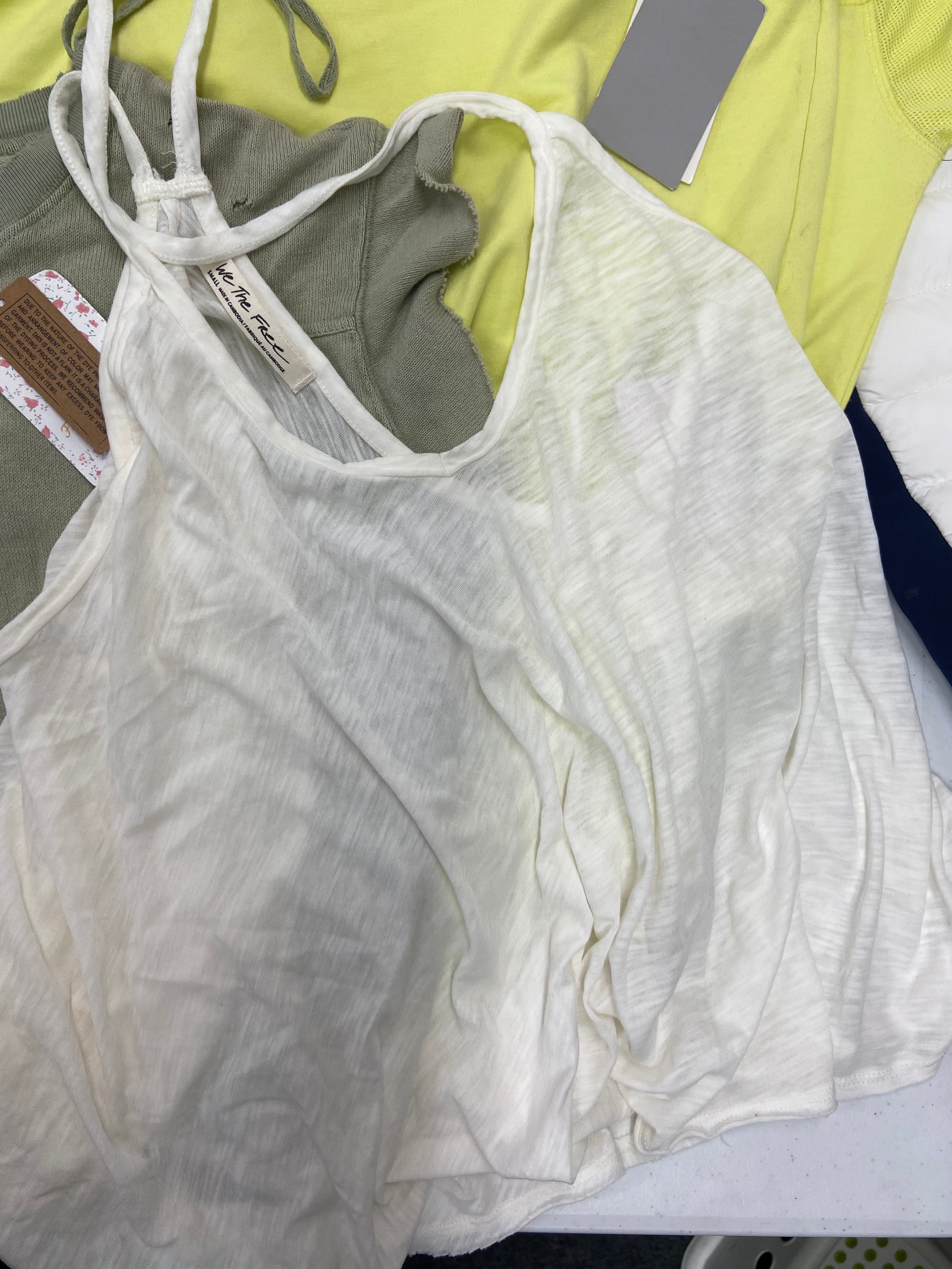Women's Clothings Jackets & Tops Wholesale Lot, CALVIN KLEIN, TOMMY HILFIGER, COLUMBIA, FREE PEOPLE, DKNY and more, 8 items, CUSTOMER RETURNS