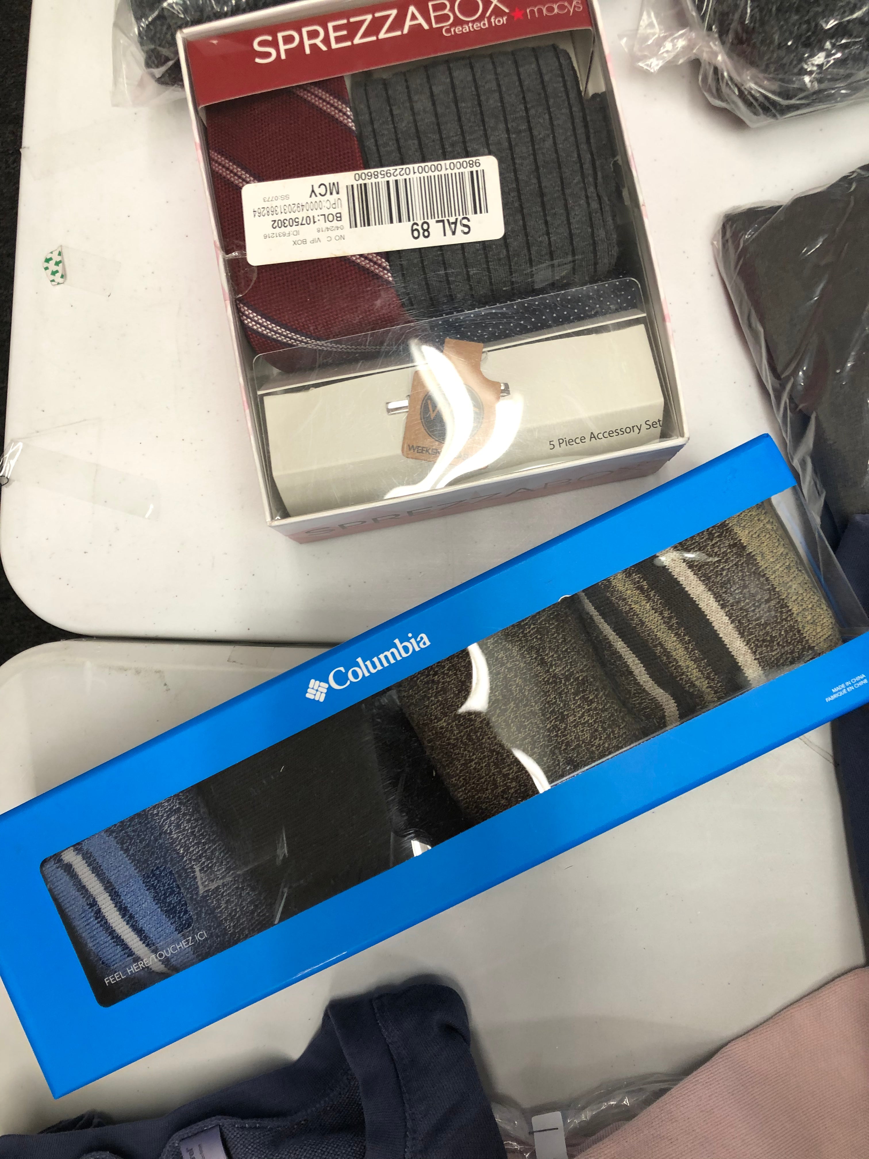 Men's Clothing Tops and others, Wholesale Lot, COLUMBIA, CALVIN KLEIN, STEVE MADDEN, PERRY ELLIS, AMERICAN APPAREL and more, 15 items, Shelf Pulls, MSRP $632