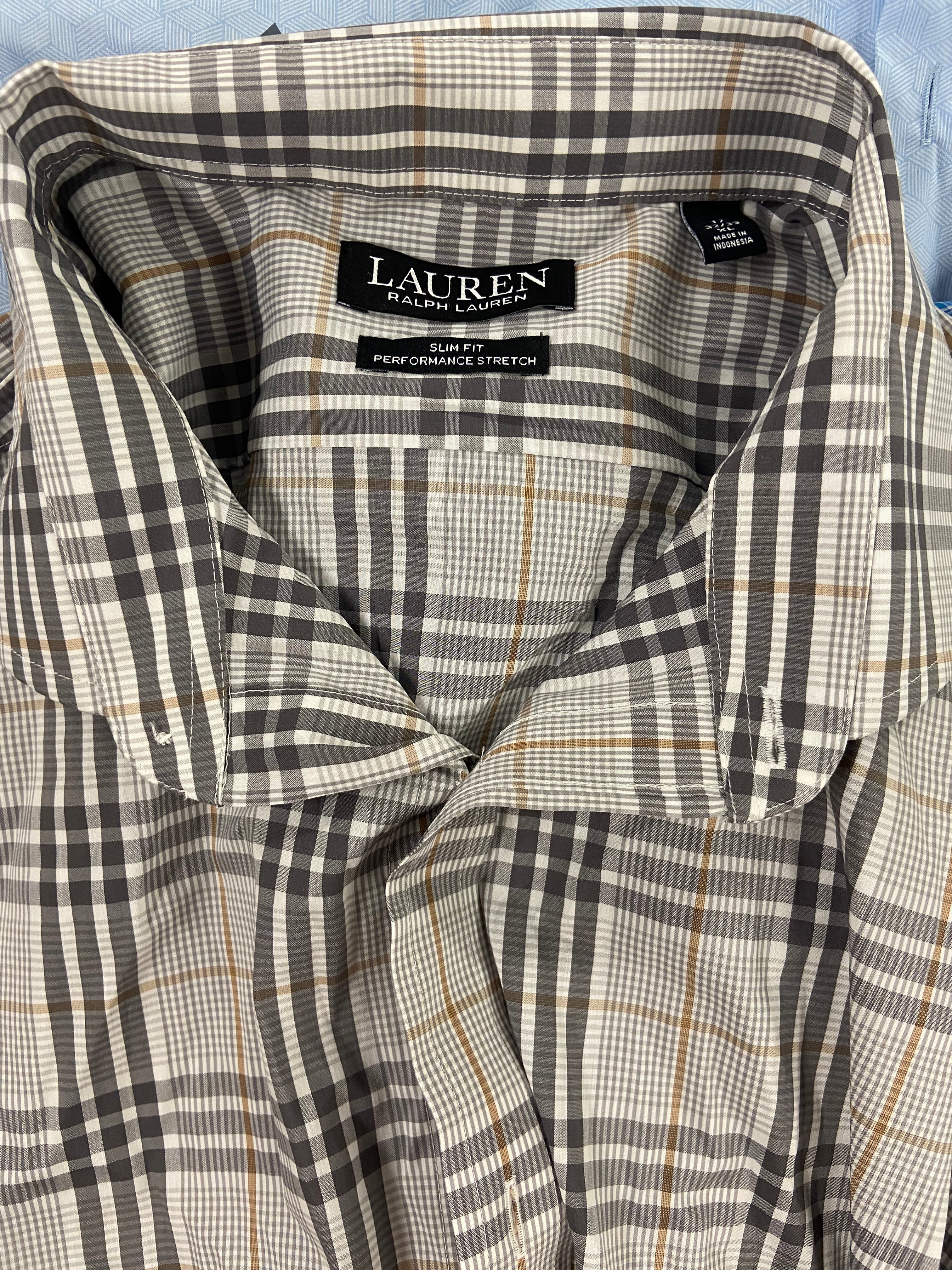 Men's Clothing Dress Shirts Wholesale Lot, LAUREN RALPH LAUREN, DOCKERS, KENZO, JAMES TATTERSAL, VAN HEUSEN and more, 16 items, Shelf Pulls, MSRP $1,003
