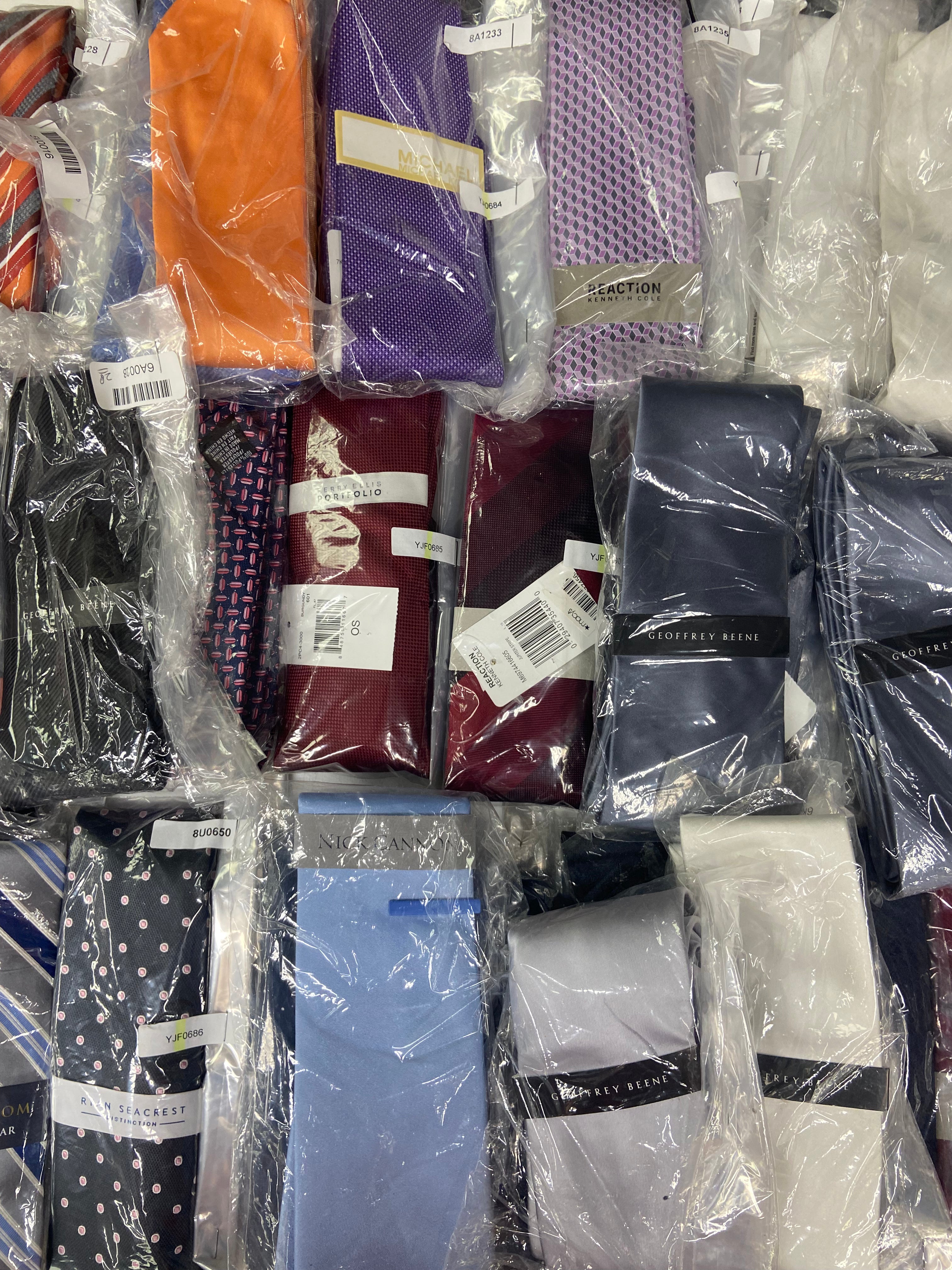 Men's Neckties Wholesale Lot, TOMMY HILFIGER, JOHN ASHFORD, MICHAEL KORS, KENNETH COLE,  CALVIN KLEIN, GEOFFREY BEENE, BAR III and more, 92 items, CUSTOMER RETURNS