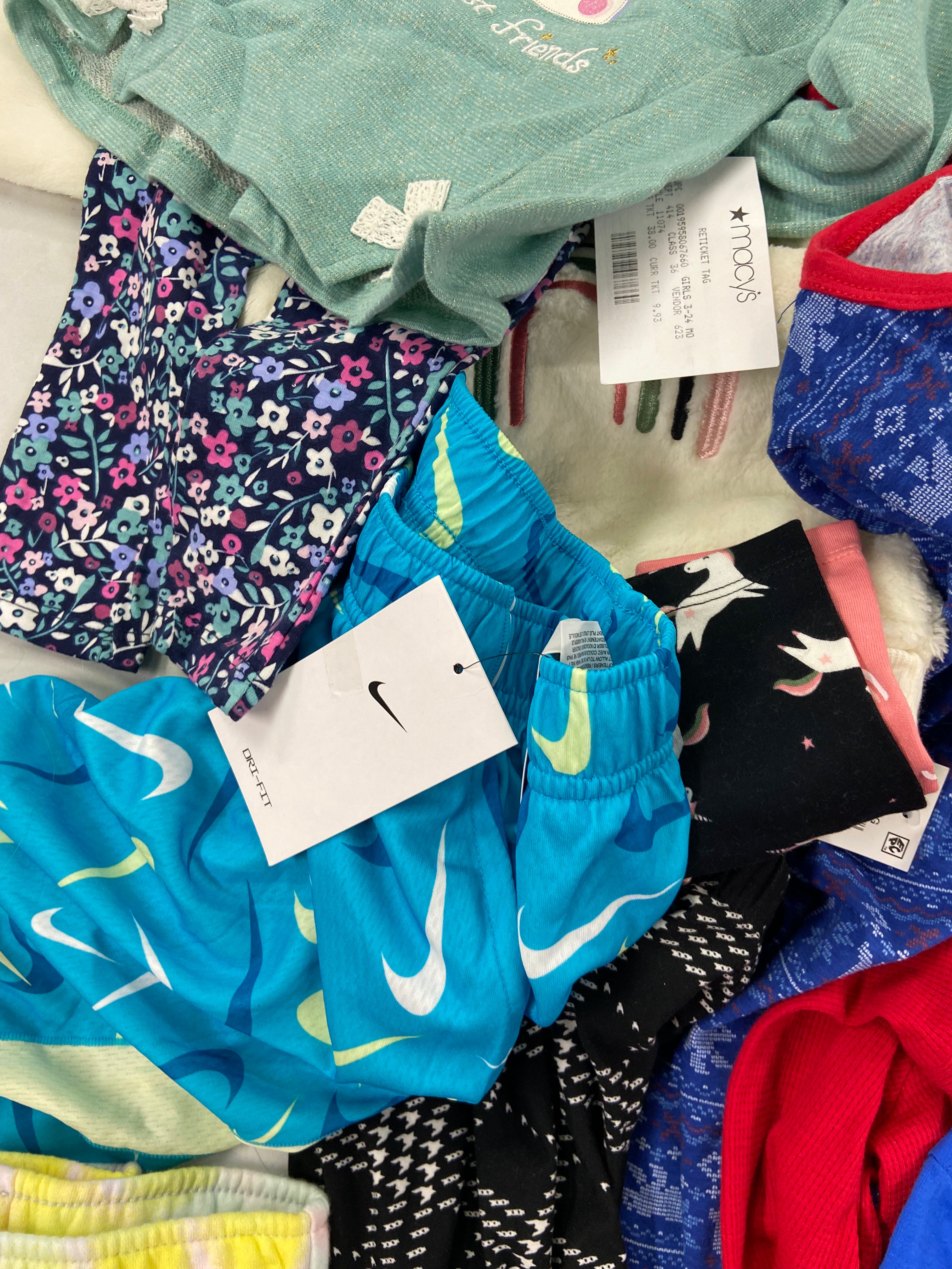 Kid's / Baby's Clothing Assorted Wholesale Lot, NIKE, UNDER ARMOUR, CARTER'S, 32 DEGREES, KIDS HEADQUARTERS, FIRST IMPRESSIONS and more, 28 items, Shelf Pulls, MSRP $699