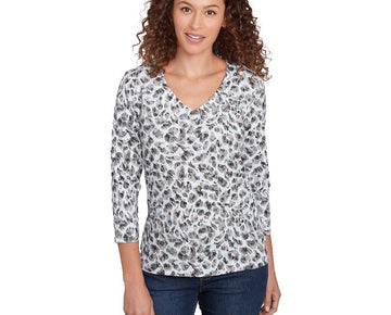 HEARTS OF PALM Plus Size 1X Printed Essentials V-Neck Top $48