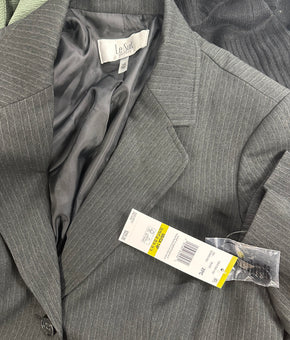 Women's Clothing Suits & Others Wholesale Lot, LE SUIT, VINCE CAMUTO, NY COLLECTION and more, 6 items, Shelf Pulls, MSRP $756