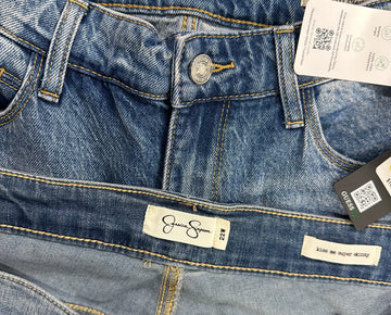 Women's Bottoms & Others Clothing Wholesale Lot, TOMMY HILFIGER, REEBOK, VINCE CAMUTO, GUESS, KARL LAGERFELD and more, 9 items, Shelf Pulls, MSRP $694