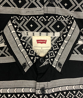 Men's Clothing Assorted Wholesale Lot, TALLIA, TOMMY HILFIGER, LEVI'S, BUFFALO JEANS and more, 7 items, Shelf Pulls, MSRP $1,624