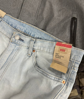 Men's Clothing Outerwear and more, Wholesale Lot, LEVI'S, CLUB ROOM, INC, 4 items, Shelf Pulls, MSRP $485