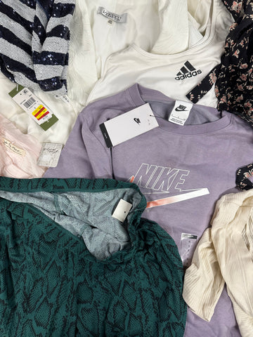 Women's Clothings Assorted, Wholesale Lot FREE PEOPLE, LE SUIT, RALPH LAUREN, KASPER, ADIDAS, TRINA TURK, NIKE and more, 17 items, CUSTOMER RETURNS