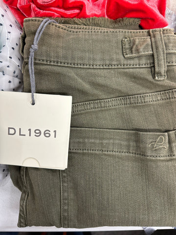 Women's Clothings Assorted Wholesale Lot, JOE'S JEANS, DL1961, CALVIN KLEIN, NORTH FACE, FREE PEOPLE, VERONA and more, 13 items, CUSTOMER RETURNS