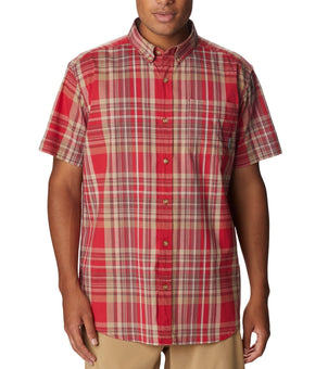 Columbia Mens Regular fit Short Sleeve Button-Up Shirt Small Red Plaid