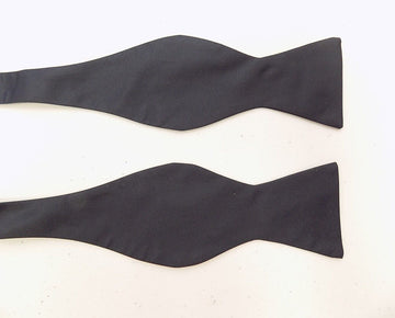 Theory Classic Matte Silk Bow Tie NAVY Blue MSRP $98