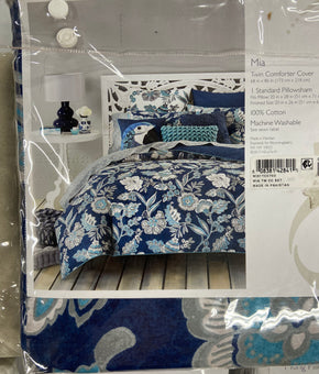 Decorative Pillows,  Duvet Cover Set & Others Wholesale Lot, SKY MIA, SKY SMOCK, OAKE, KAS ROOM SPARROW & WREN and More, 9 items, Shelf Pulls, MSRP $719