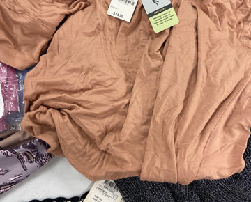 Women's Clothing Assorted Wholesale Lot, LUCKY BRAND, FREE PEOPLE, VINCE CAMUTO, CECE, K-DEER, ENYA CORTA and more, 16 items, Shelf Pulls, MSRP $841