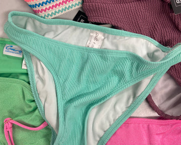 Women's Swimwear Wholesale Lot, SWIM SOLUTIONS, ANNE COLE, SALT + COVE,  ISLAND ESCAPE, 15 items, Shelf Pulls, MSRP $508