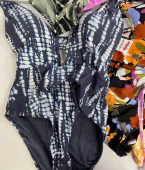 Women's Swimwear Wholesale Lot, BAR III, SALT + COVE, 16 items, Shelf Pulls, MSRP $485