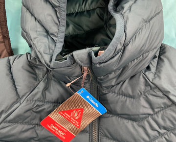 Women's Clothing OUTERWEAR Wholesale Lot, LUCKY BRAND, MARMOT, COLUMBIA, TOMMY HILFIGER and more, 5 items, Shelf Pulls, MSRP $623