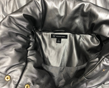 Women's Clothing OUTERWEAR Wholesale Lot, INC, 3 Units, Shelf Pulls, MSRP $568.50