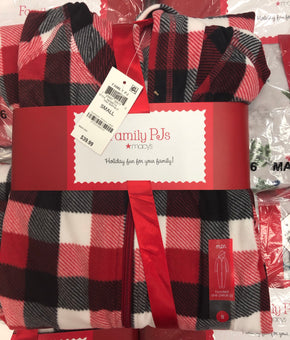 Men's Clothing Pajama Wholesale Lot, Family Pajamas, 8 Units, Shelf Pulls, MSRP $319.92