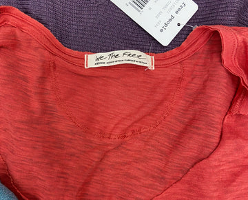 Women's Clothing Tops Wholesale Lot, BANANA REPUBLIC, VINCE CAMUTO, PUMA, FREE PEOPLE, SKETCHERS and more, 18 items, Shelf Pulls, MSRP $935